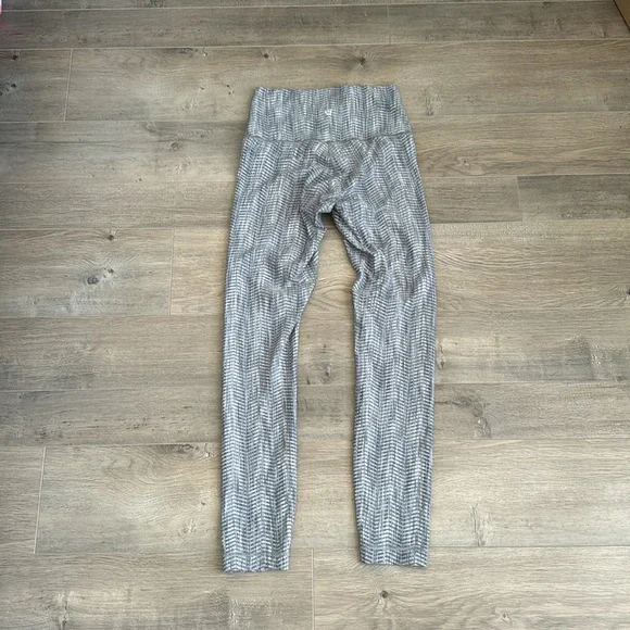 Size4 Lululemon athletica leggings - Picture 3 of 5